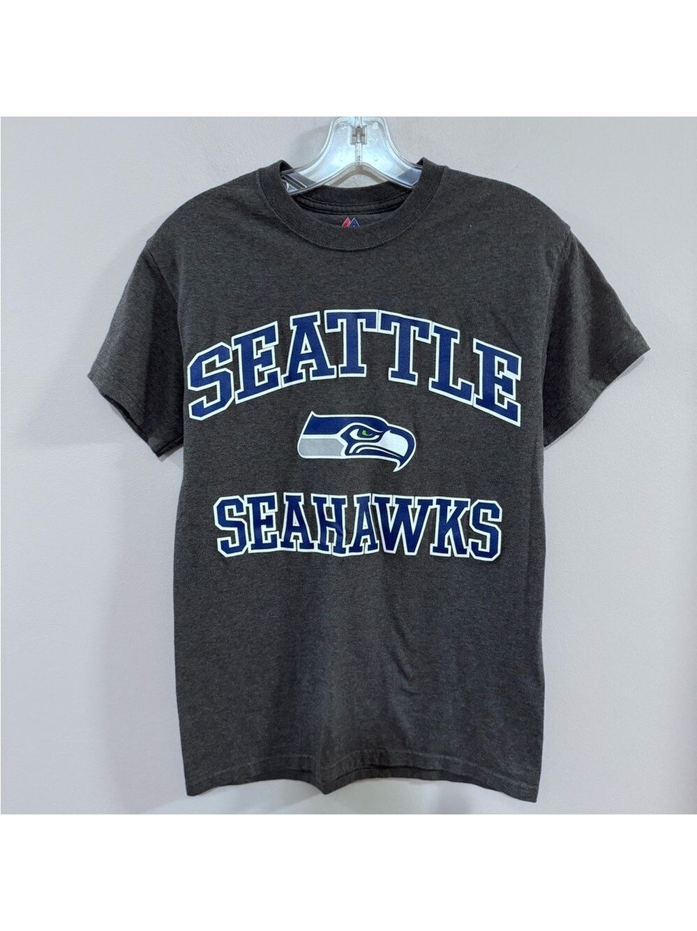 Men's Majestic Gray NFL Seattle Seahawks Short Sleeve Tee. Size Small
